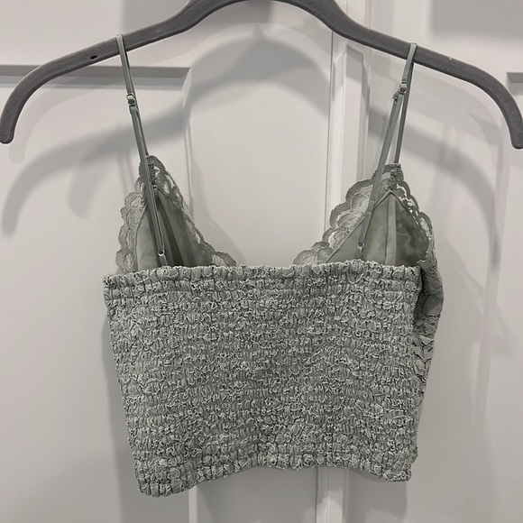 Express Lace Cropped Camisole. Size S - Picture 2 of 6